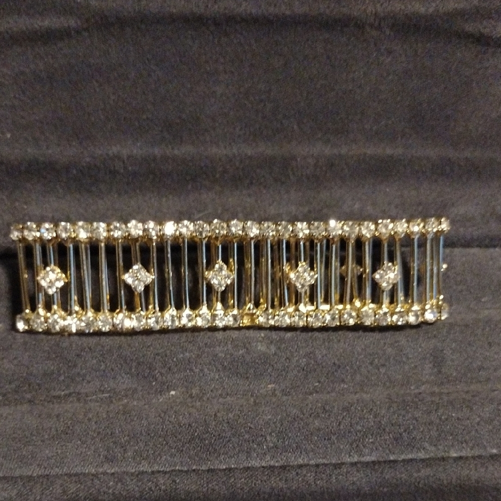🦋 Lauren Spencer Elegant Stretch Bracelet Made With Genuine Crystals